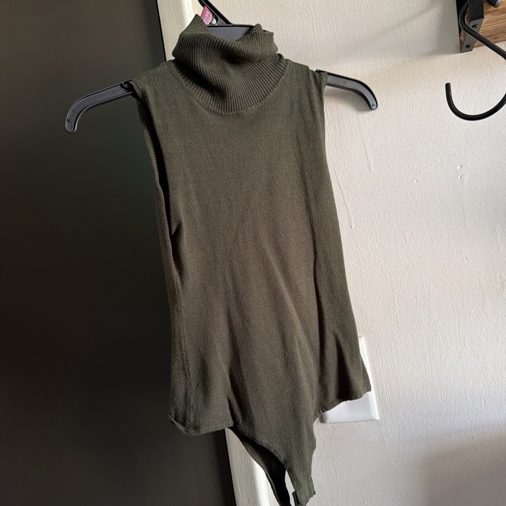 Le Lis Olive Green Ribbed Knitwear